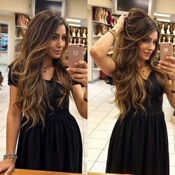 Gerçek Saç Peruk Tepe Kısmı Derili El İşçiliğidir Özel Perukdur